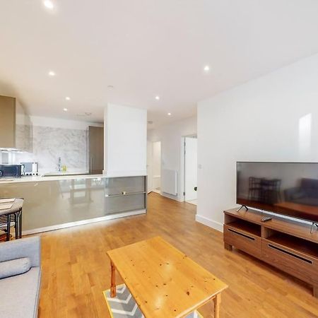 Lovely 1 Bedroom In Royal Arsenal Riverside Лондон Екстериор снимка