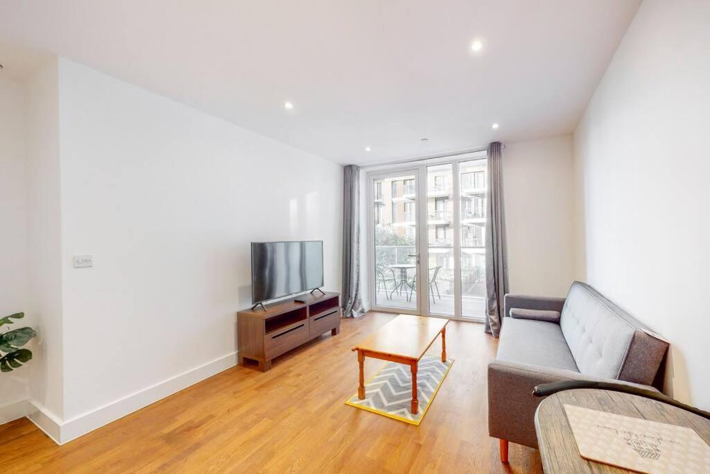 Lovely 1 Bedroom In Royal Arsenal Riverside Лондон Екстериор снимка